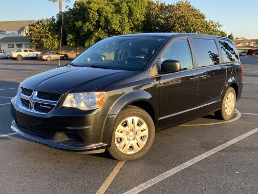 Photo 1 of 13 of 2018 Dodge Grand Caravan SE