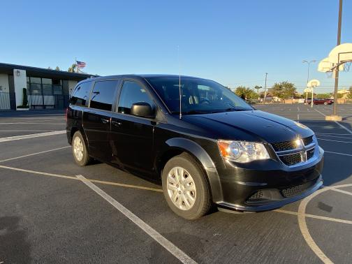Photo 2 of 13 of 2018 Dodge Grand Caravan SE