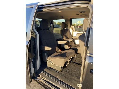 Photo 5 of 13 of 2018 Dodge Grand Caravan SE