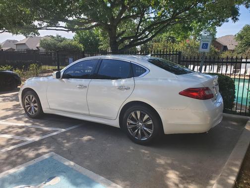 White 2013 INFINITI M56 x