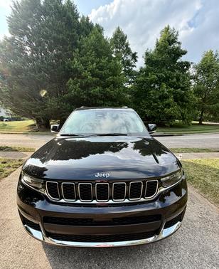Black 2022 Jeep Grand Cherokee L Limited