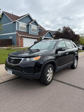 Black 2013 Kia Sorento LX