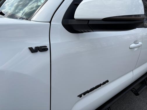 White 2017 Toyota Tacoma TRD Sport