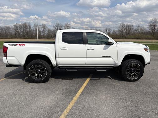 2017 Toyota Tacoma TRD Sport