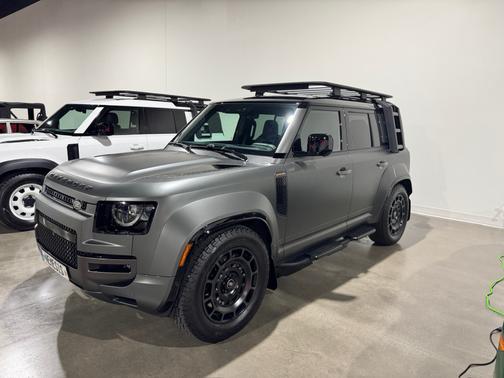 2025 Land Rover Defender 110 P635 OCTA Edition One