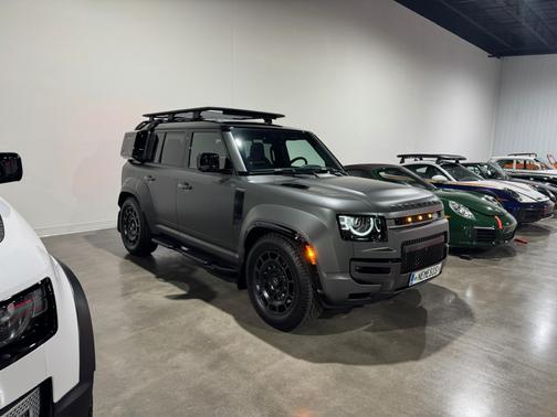 2025 Land Rover Defender 110 P635 OCTA Edition One