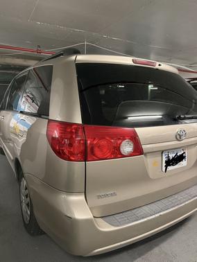 Beige 2008 Toyota Sienna LE