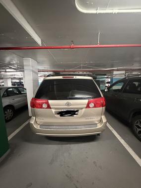 Beige 2008 Toyota Sienna LE