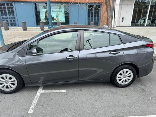 2019 Toyota Prius L