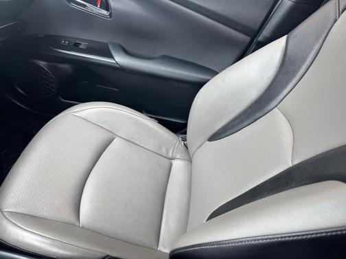 2019 Toyota Prius L