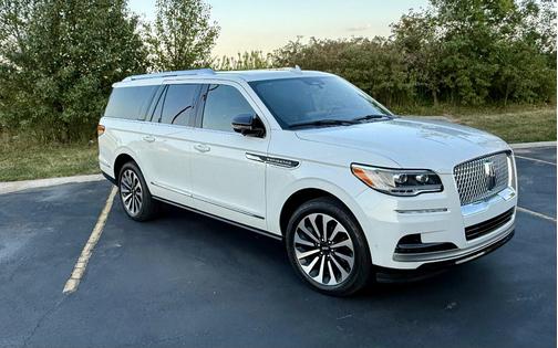 White 2024 Lincoln Navigator L Reserve