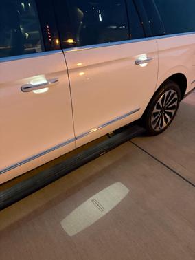 White 2024 Lincoln Navigator L Reserve