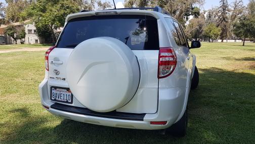 Photo 5 of 14 of 2010 Toyota RAV4 Limited