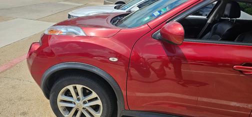 Red 2012 Nissan Juke SL