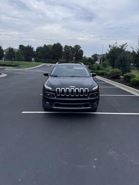Black 2016 Jeep Cherokee Limited