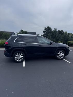 Black 2016 Jeep Cherokee Limited