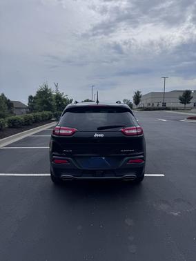 Black 2016 Jeep Cherokee Limited