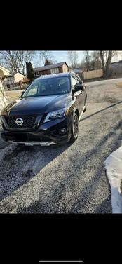 Black 2020 Nissan Pathfinder SV