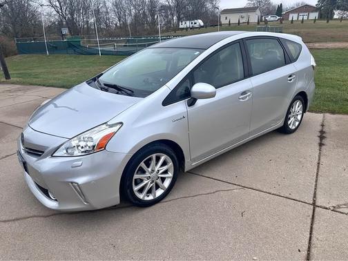 Silver 2014 Toyota Prius v Five