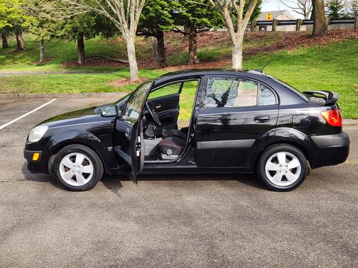 Black 2009 Kia Rio SX