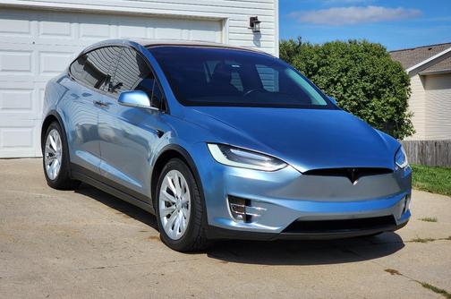 Silver 2016 Tesla Model X 90D
