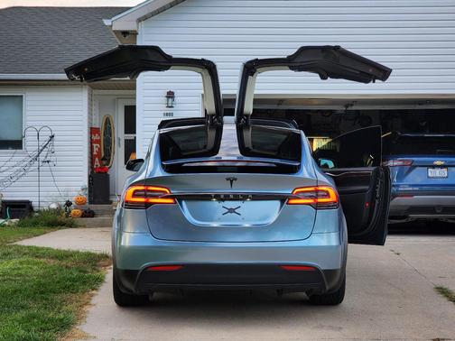 Silver 2016 Tesla Model X 90D