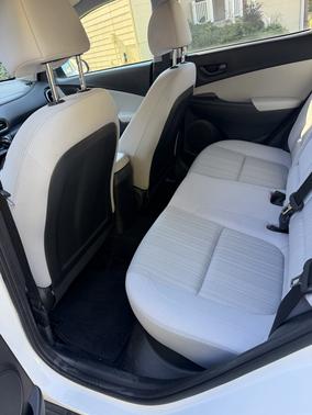 White 2022 Hyundai KONA SEL