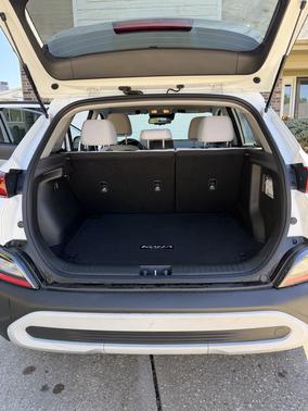White 2022 Hyundai KONA SEL