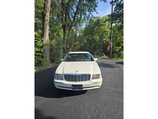 1999 Cadillac DeVille Base