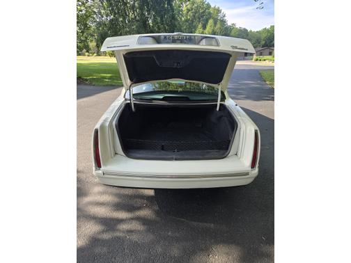 1999 Cadillac DeVille Base