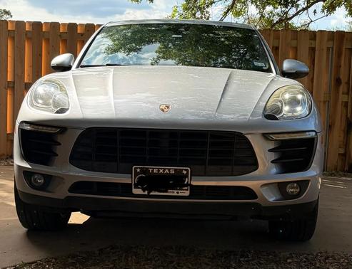 Silver 2018 Porsche Macan Macan