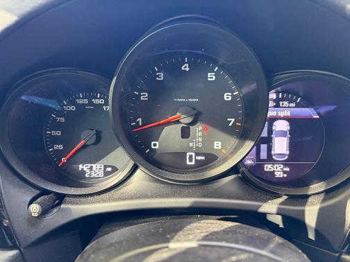 Silver 2018 Porsche Macan Macan