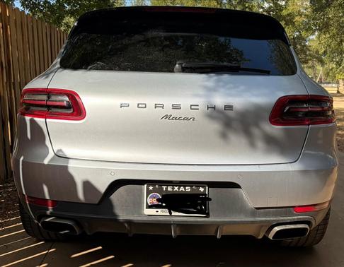 Silver 2018 Porsche Macan Macan