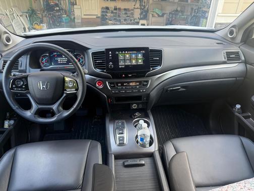 White 2022 Honda Pilot EX-L