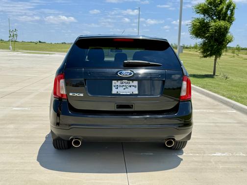 Black 2013 Ford Edge SE
