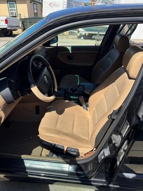 Black 1998 BMW 318 i