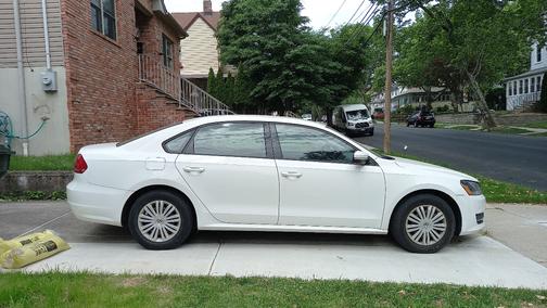 White 2014 Volkswagen Passat 1.8T S