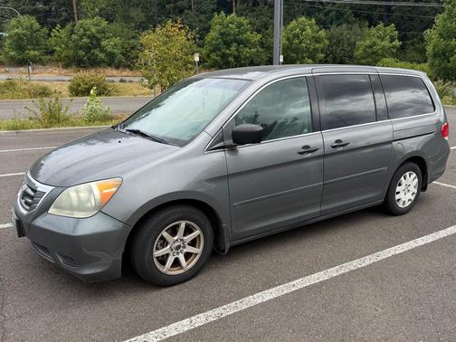 Gray 2008 Honda Odyssey LX