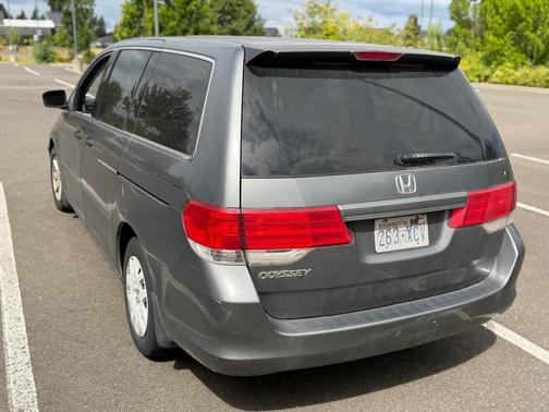 Gray 2008 Honda Odyssey LX