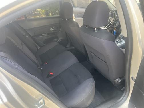Silver 2014 Chevrolet Cruze 1LT