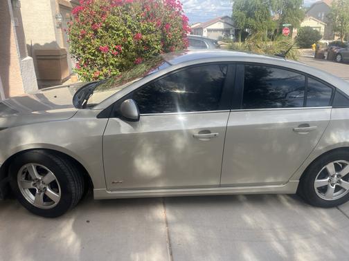 Silver 2014 Chevrolet Cruze 1LT