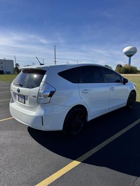 2012 Toyota Prius v Five