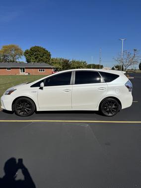 2012 Toyota Prius v Five