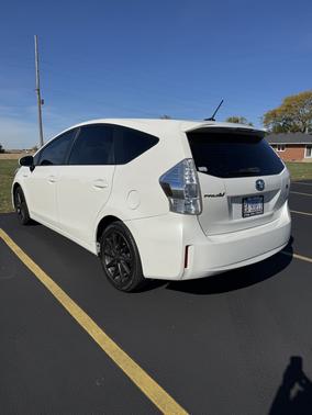 2012 Toyota Prius v Five