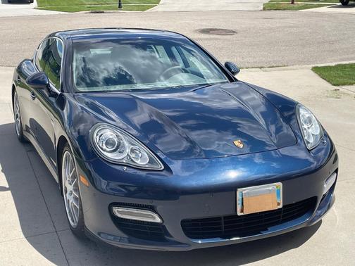 Blue 2011 Porsche Panamera Panamera Turbo