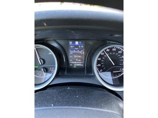 2022 Toyota Camry Hybrid LE