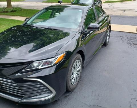 2022 Toyota Camry Hybrid LE
