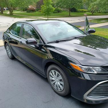 2022 Toyota Camry Hybrid LE