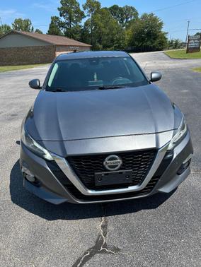 Gray 2019 Nissan Altima 2.5 SV