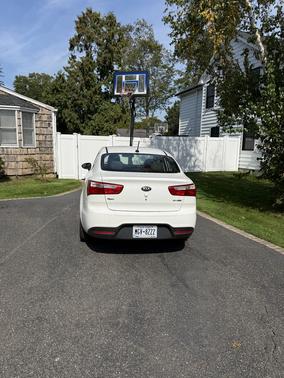 White 2013 Kia Rio EX